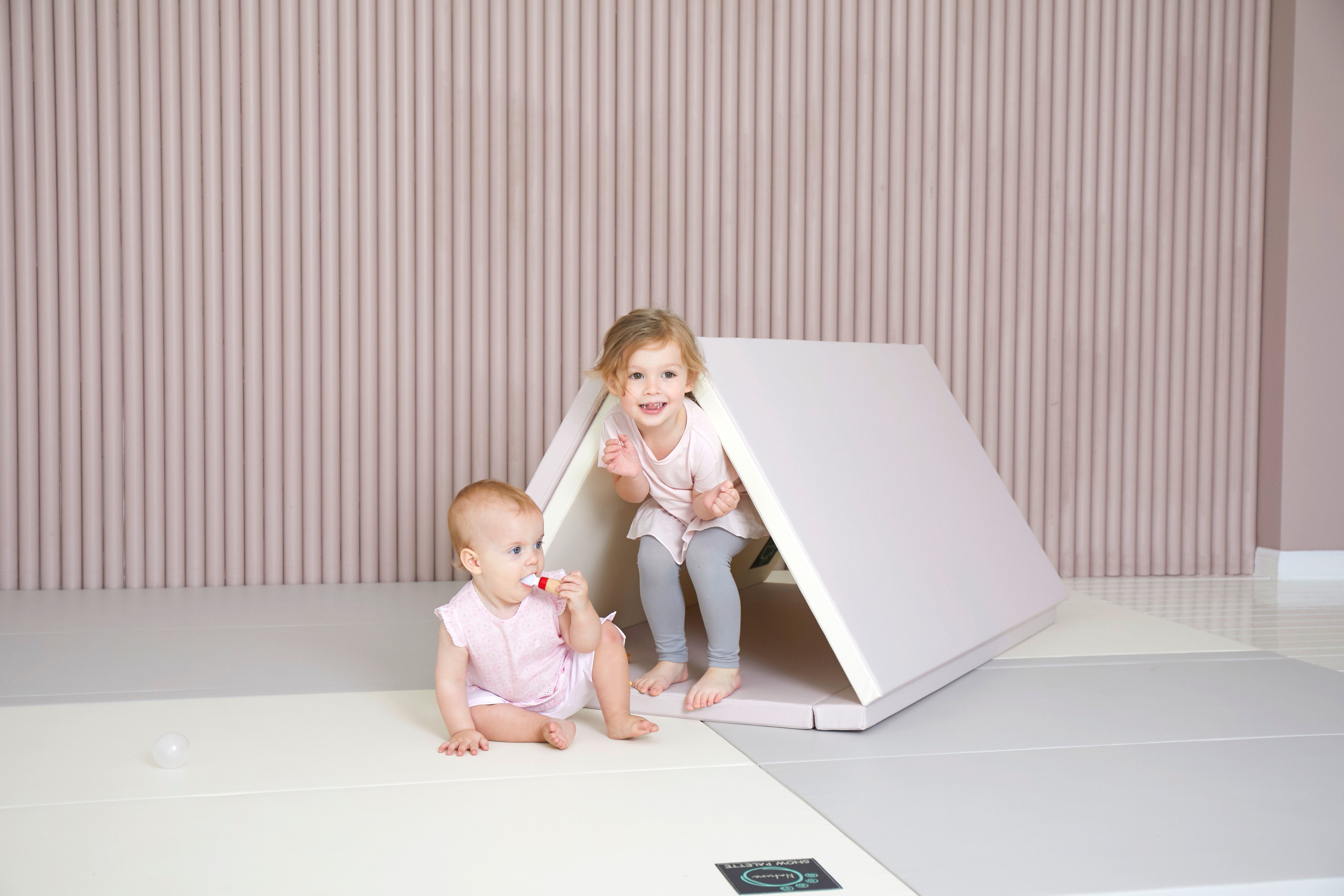 Creamhaus Free Inward-Folding Play Mat (1+1)